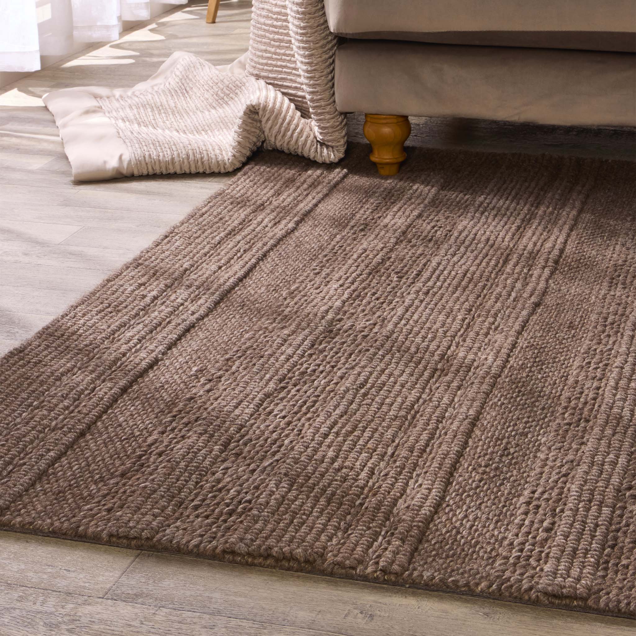 Chunky Knit Rug Brown - Image 3