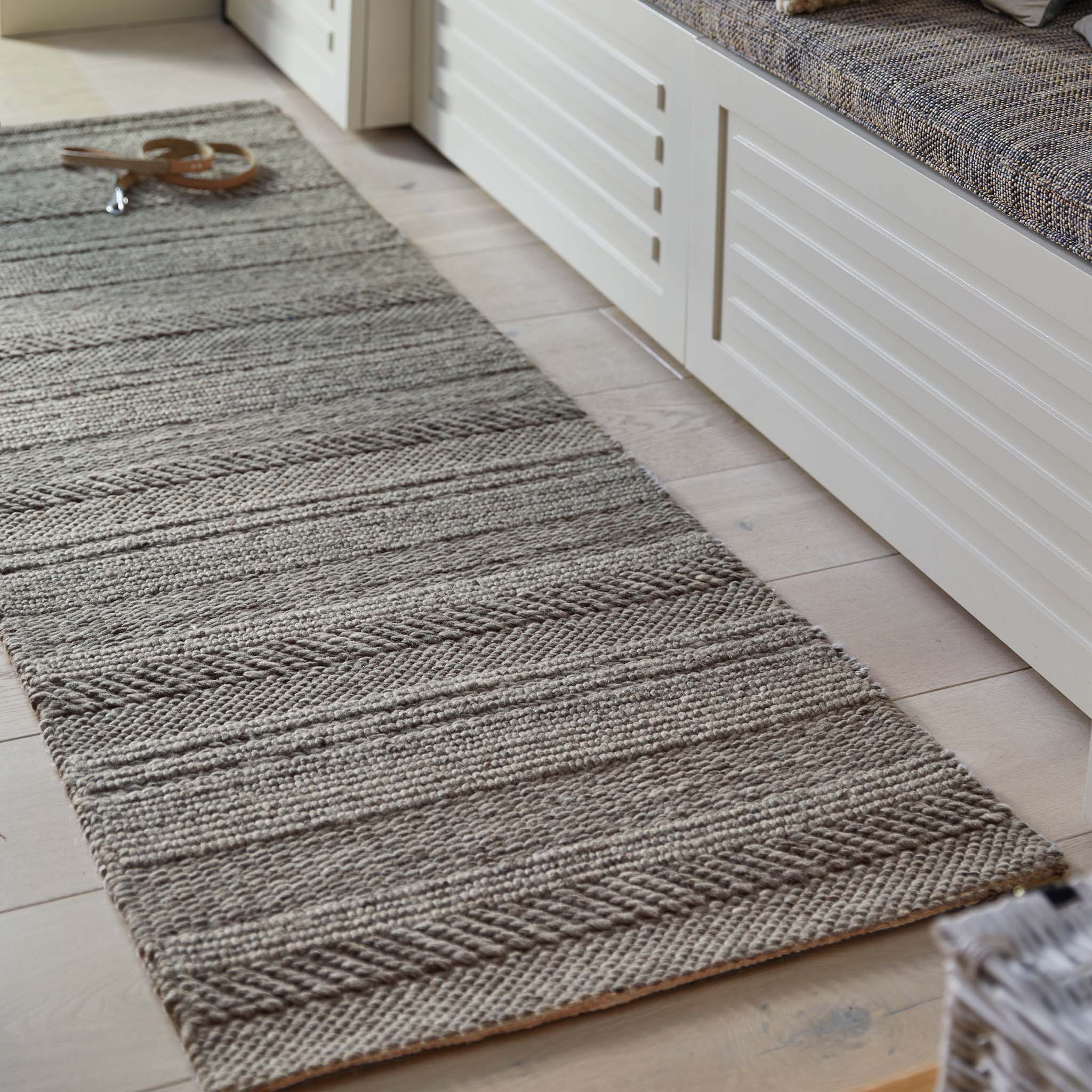 Chunky Knit Runner Grey/Natural - Image 2