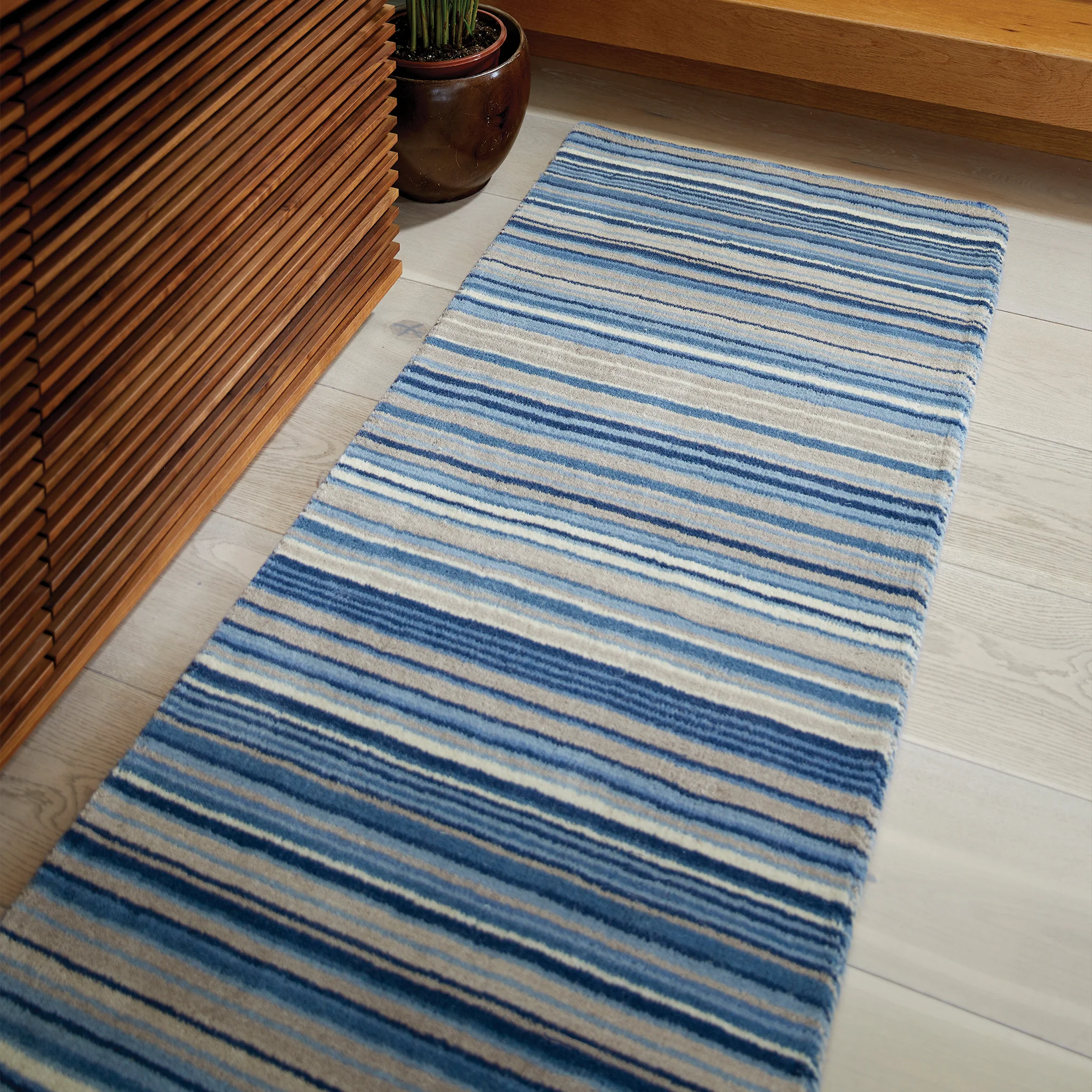 Fine Stripes Runner Blue/Beige - Image 2