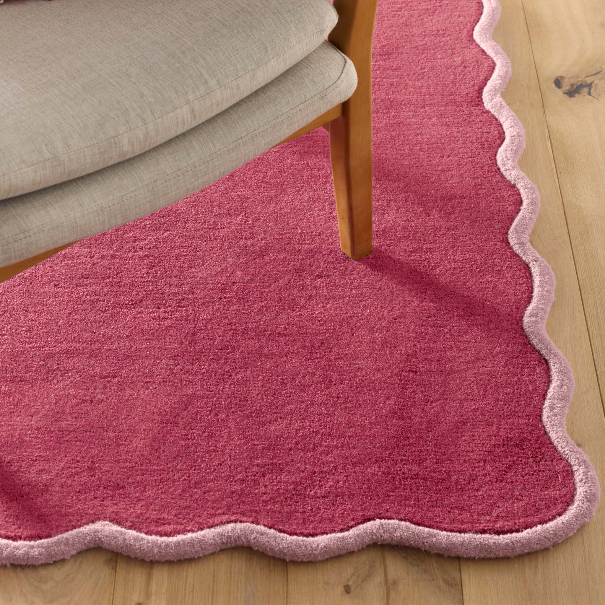 Scalloped Elsie Rug Coral/Lilac - Image 3